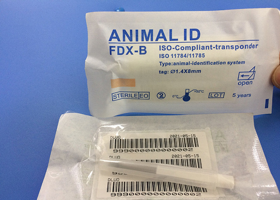 Pet / Cat / Dog Nhận dạng vi mạch ISO Transponder với 3 miếng dán Transponder tiêm